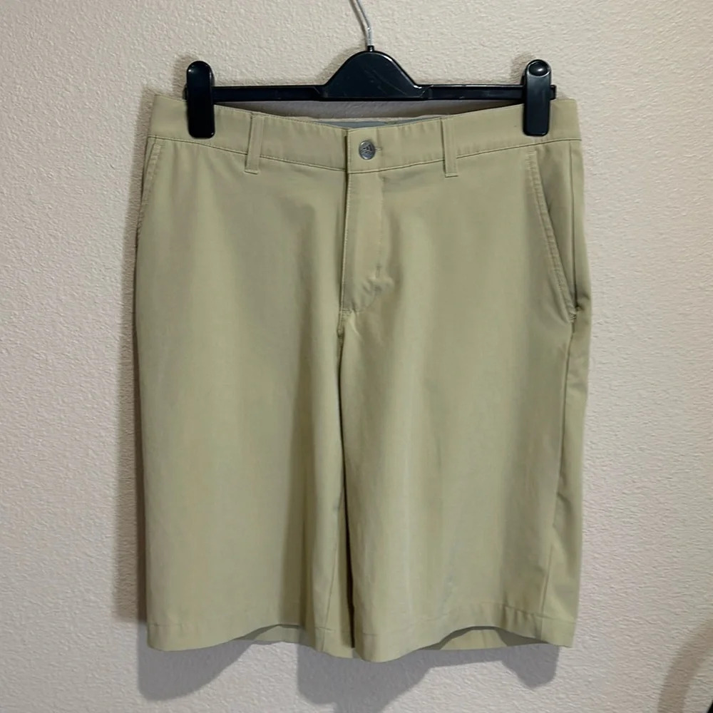 ADIDAS Men’s Khaki Quick Dry Golf Shorts, Size 32, EUC.
